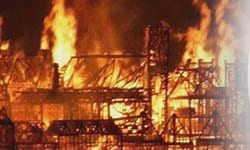 ۱۳ هزار خانه در آتش سوخت