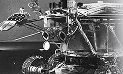 نخستین وسیله نقلیه در کره ماه